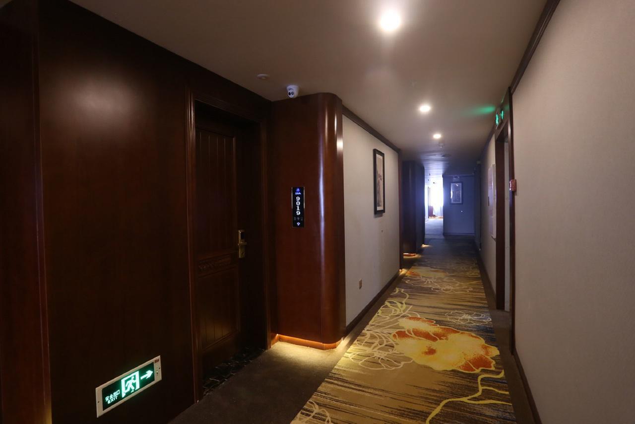 Mingshan Hotel Čcheng-tu Exteriér fotografie