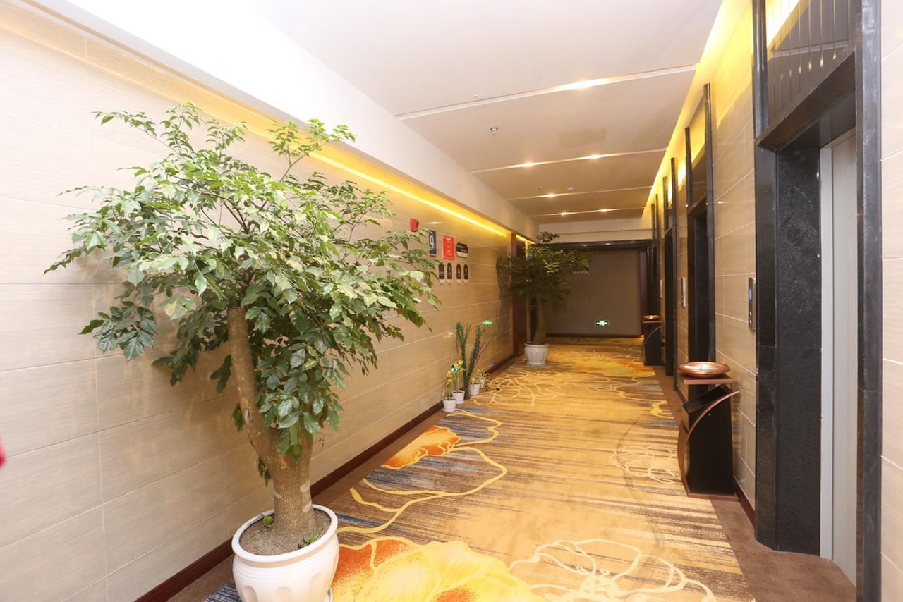 Mingshan Hotel Čcheng-tu Exteriér fotografie
